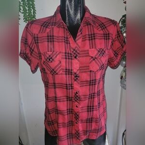 Mikk Couture Red and Black Plaid Short Sleeve Button Up Shirt L